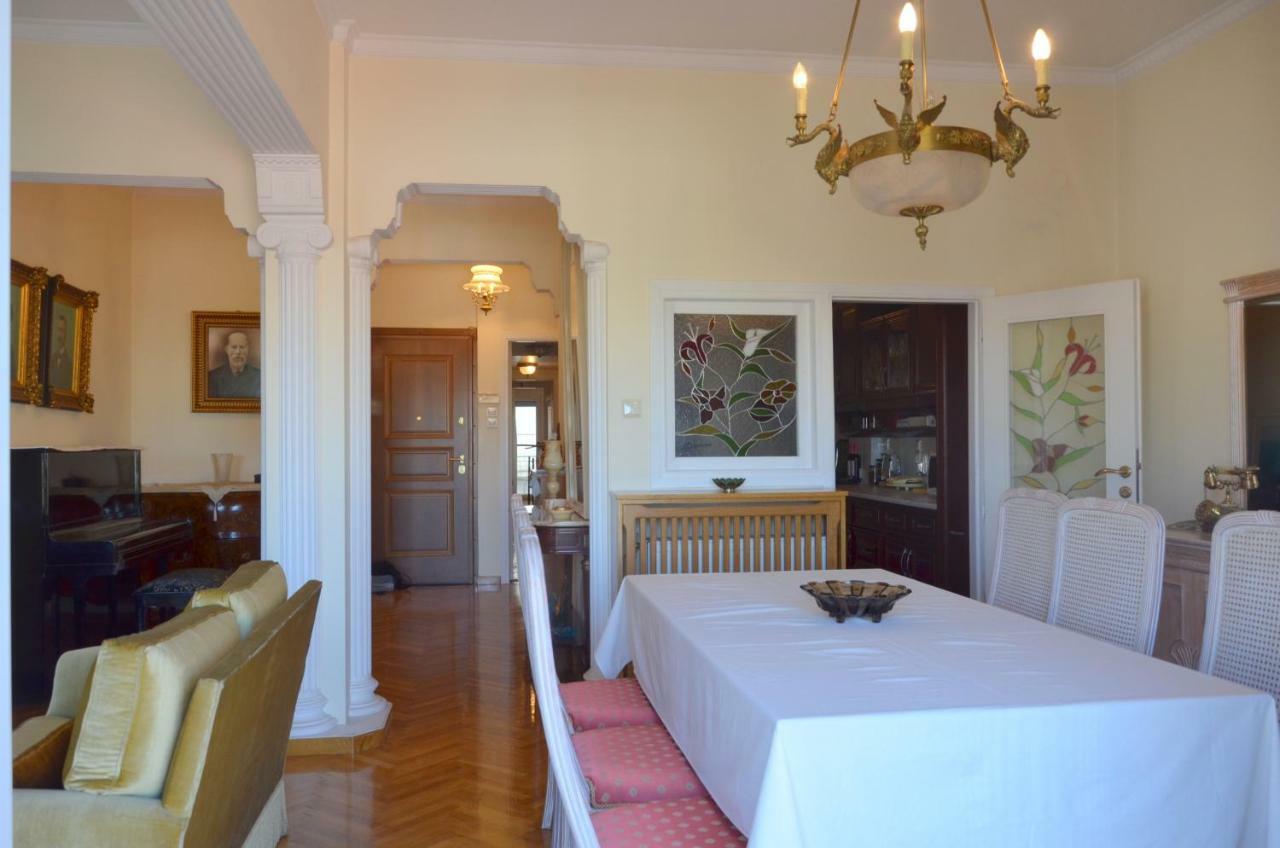 Retro Apartment At Trendy Exarcheia Athen Exterior foto