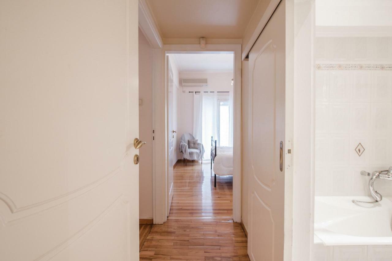 Retro Apartment At Trendy Exarcheia Athen Exterior foto