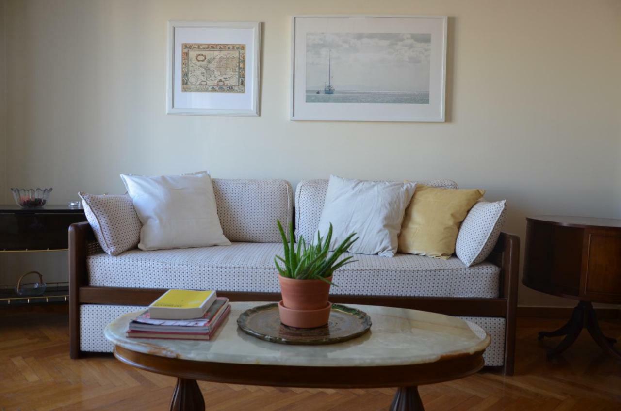 Retro Apartment At Trendy Exarcheia Athen Exterior foto