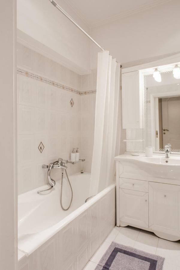 Retro Apartment At Trendy Exarcheia Athen Exterior foto
