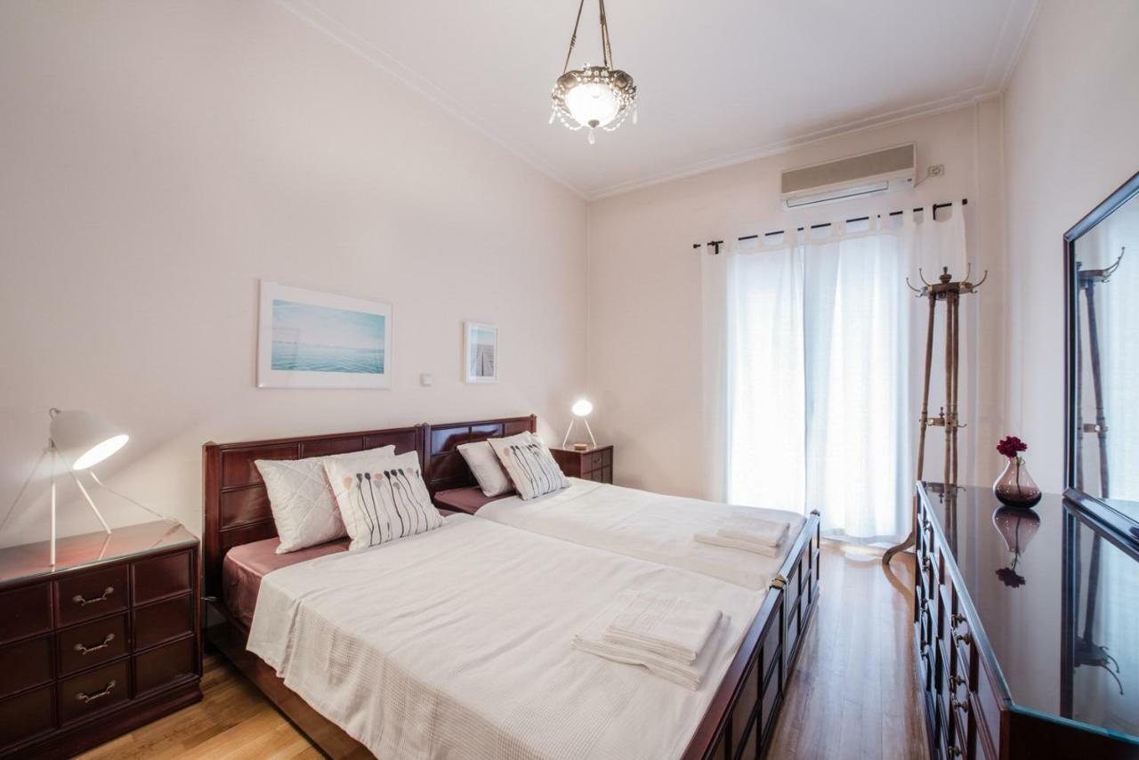 Retro Apartment At Trendy Exarcheia Athen Exterior foto