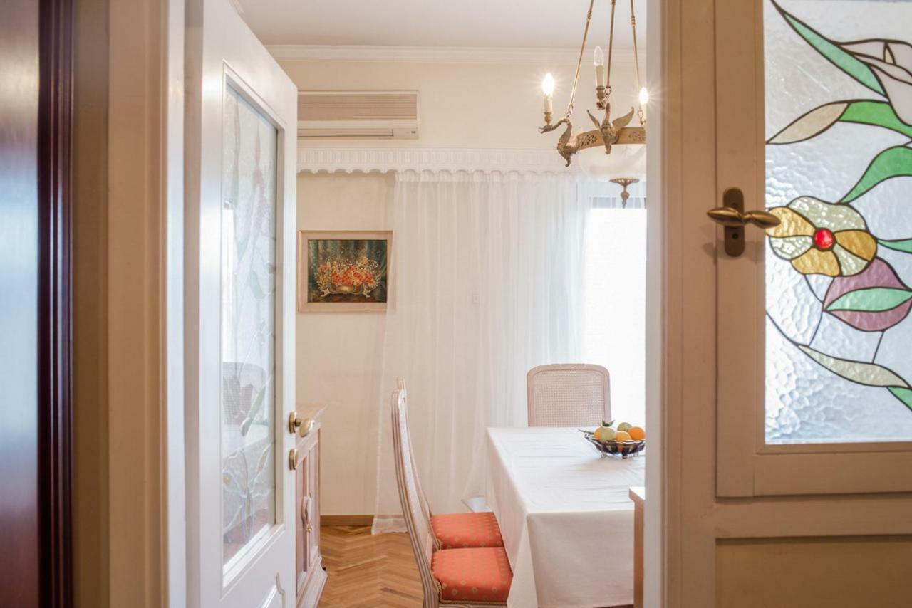 Retro Apartment At Trendy Exarcheia Athen Exterior foto